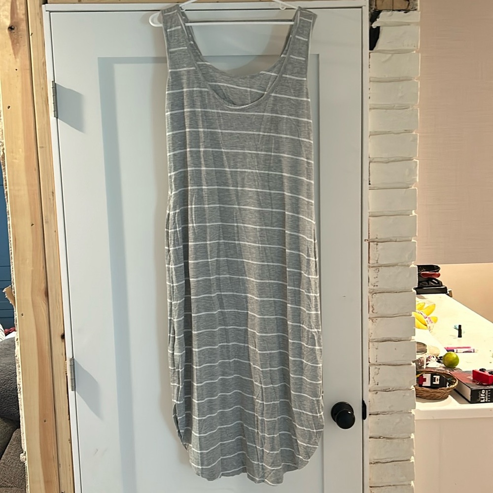 Kindred bravely maternity nursing dress size large